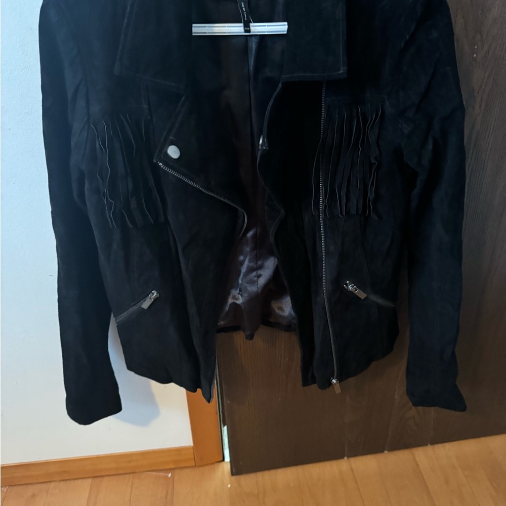 Le chatue jacket! Size M - Picture 2 of 2